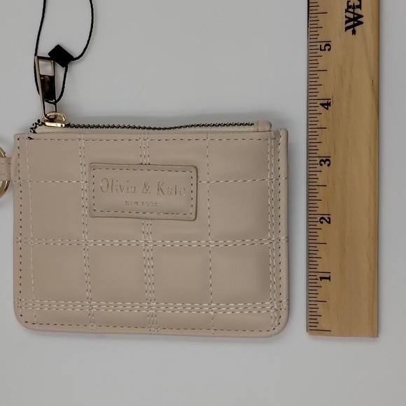 Olivia & Kate cream coin purse rose gold hardware zip top quilted stitching - Picture 7 of 7